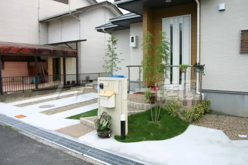 田原本町　階段　アプローチ　手すり　南欧風　車庫まわり