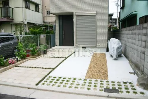 芦屋市　オープン外構・洋風　機能門柱　デザイン門柱　草目地