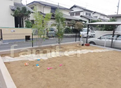 河合町　セミクローズ外構　テラス屋根：ベランダ物干し