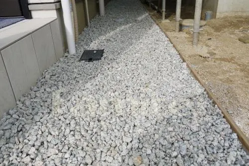 橿原市　セミクローズ外構　テラス屋根　シンボルツリー　跳ね上げ式門扉