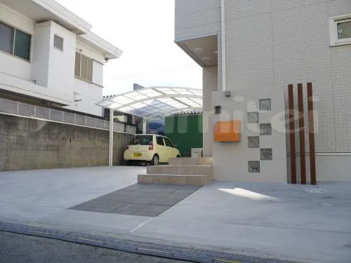 和歌山市　オープン外構　ガラスブロック門柱　カーポート　郵便受け