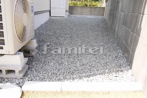 海南市　テラス屋根1階　境界フェンス　バラス砕石　
