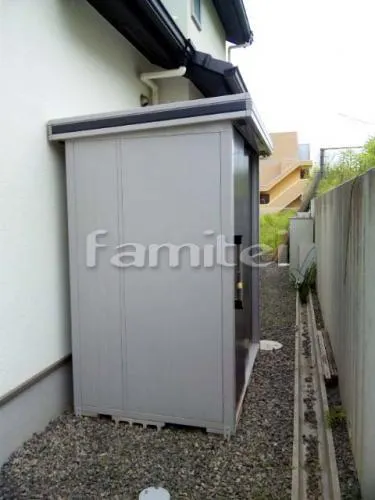 茨木市　パーゴラ風テラス屋根 三協 ナチュレ１階　片開き門扉 TOEXハイグリット＋メッシュフェンス