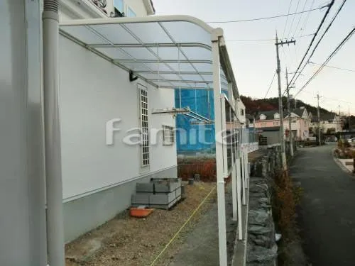 川辺郡猪名川町　勝手口雨避け　レギュラーテラス屋根１階　竿掛け　ヨド物置