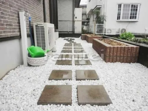 和歌山市　オープンシンプル外構　手摺 LIXILグリップライン　カーポート プライスポート１台
