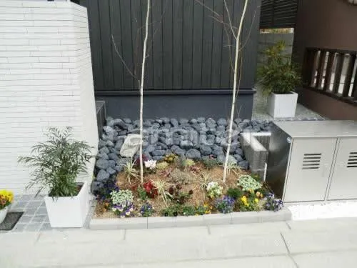 芦屋市　庭リフォーム　ゴロタ石敷き　芝生張り