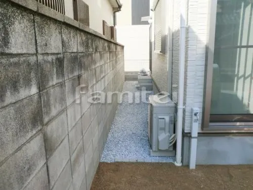 松原市　オープン外構　化粧ブロック門柱　防犯砂利敷き
