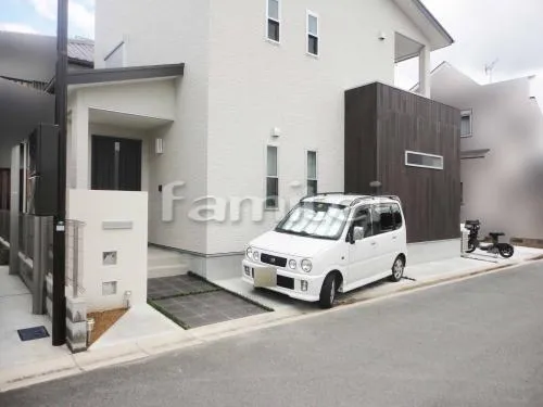 和歌山市 アプローチタイル貼+草目地タマリュウ フラットテラス屋根1階 竿掛け