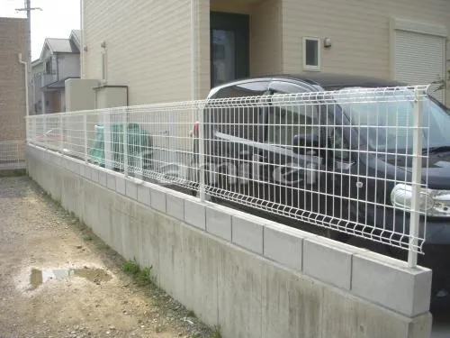 枚方市 新築オープン外構  機能門柱 ユーロブリーズ LIXIL 芝貼り 高麗芝
