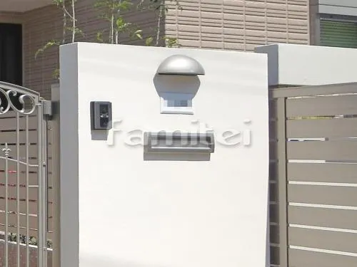 宝塚市 外構工事 玄関まわり 門扉 門柱 照明 ポスト 花壇 植栽 木製調デザインアルミ角柱 玄関アプローチ 駐車場ガレージまわり カーポート 伸縮門扉 駐車場ガレージ 土間コンクリート タイルデッキ