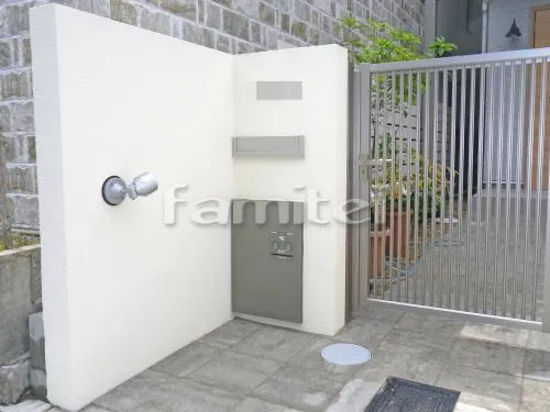 京都市北区 外構工事 玄関まわり アプローチ 門柱 ポスト 照明 宅配ボックス 袖壁 門扉 フェンス ガレージまわり 駐車場屋根 門扉 土間コンクリート