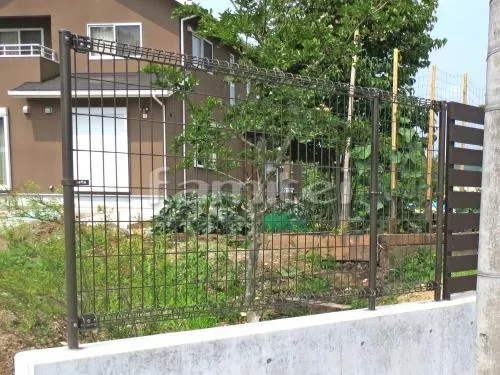 三田市 リフォーム部分工事 カーポート カーブポートシグマ3 横2台用(ワイド ツイン) R型アール屋根 水平式物干し(折りたたみ式) 駐車場ガレージ目隠しフェンス塀 ナチュラルウッド プランパーツ アルミ平板 木目調ウォール 木製調目隠しフェンス塀 境界フェンス塀 ハイグリッドフェンスN1型 お家まわり床 土間コンクリート 伸縮目地