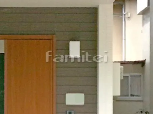 京都市右京区 エクステリア工事 柱なしベランダ屋根 YKKAP ヴェクターテラス屋根(ベクター) 2階用 F型フラット屋根 表札灯ライト照明 Panasonicパナソニック LGW85090K