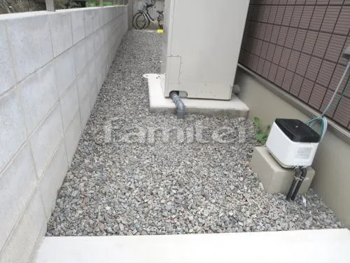 海南市 外構工事 駐車場ガレージ床 土間コンクリート 伸縮目地 自転車バイク屋根 プライスポートミニ 駐輪場屋根 サイクルポート R型アール屋根 目隠しフェンス塀 LIXILリクシル ハイミレーヌR4型 TOEXトエックス コンクリートブロック 犬走り 防犯砂利敷き バラス砕石