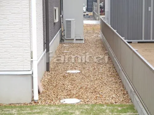 犬上郡多賀町 外構工事 玄関まわり アプローチ 芝生 門柱 ポスト 照明 駐車場ガレージまわり 土間コンクリート 植生ブロック 犬走り 防犯砂利敷き 錆砂利