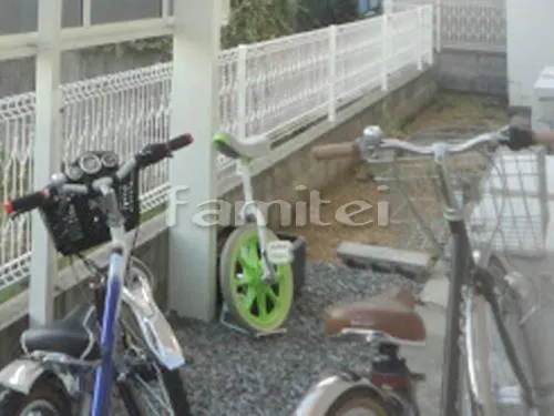 和歌山市 エクステリア工事 自転車バイク屋根 プライスポートミニ 駐輪場屋根 サイクルポート R型アール屋根 自転車置場 目隠しパネル(前面 正面) プライスポートミニ用 犬走り 防犯砂利敷き バラス砕石 防草シート加工