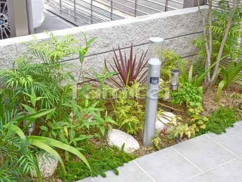 堺市南区 外構工事 新築ハイクラス セミクローズ外構 玄関まわり アプローチ 門袖 ポスト 門扉 ガレージまわり 駐車場屋根 門扉 土間コンクリート