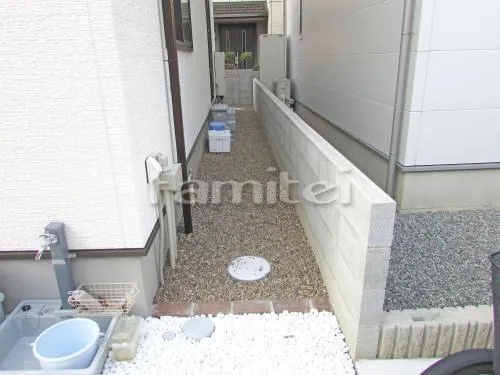 姫路市 外構工事 新築ナチュラル オープン外構 門柱 照明 表札 アプローチ 土間コンクリート カーポート インターロッキング 花壇 犬走り
