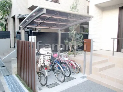 吹田市 新築ベーシック オープン外構 機能門柱 アプローチ 自転車バイク屋根 駐車場ガレージ床 シンボルツリー タイルデッキ 勝手口門扉 物置