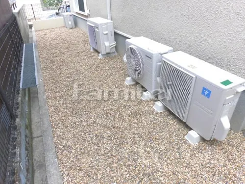 箕面市 新築ナチュラル クローズ外構 玄関まわり 門柱 ポスト 照明 門扉 アプローチ 手すり フェンス 花壇 芝生 ウッドデッキ 洗濯干し屋根 砂利
