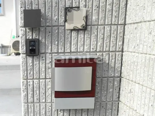 生駒市 新築ベーシック オープン外構 玄関まわり 門袖 照明 ポスト アプローチ ポーチ 目隠しフェンス塀 境界フェンス 勝手口門扉 バラス砕石