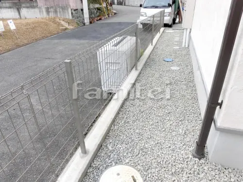 川西市 新築シンプル オープン外構 玄関まわり 門柱 アプローチ カーポート 土間コンクリート フェンス 犬走り 防犯砂利敷き バラス砕石 物置