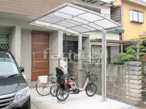 寝屋川市 エクステリア工事 自転車バイク屋根 YKKAP レイナポートグランミニ 駐輪場屋根 サイクルポート R型アール屋根 ベランダ屋根 LIXILリクシル スピーネ 2階用 F型フラット屋根 物干し