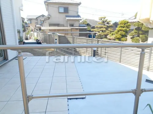 奈良市 リフォーム庭園工事 デッキ モルタル左官仕上げ デッキ手摺り(手すり) LIXILリクシル グリップライン 玄関ポーチ手摺り(手すり) LIXILリクシル アーキレール 駐車場ガレージ床 土間コンクリート 伸縮目地
