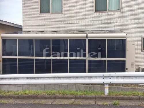 東牟婁郡串本町 エクステリア工事 雨除け屋根 YKKAP ヴェクターテラス屋根(ベクター) 1階用 F型フラット屋根 目隠しパネル(前面 正面)2段 隙間ふさぎ材