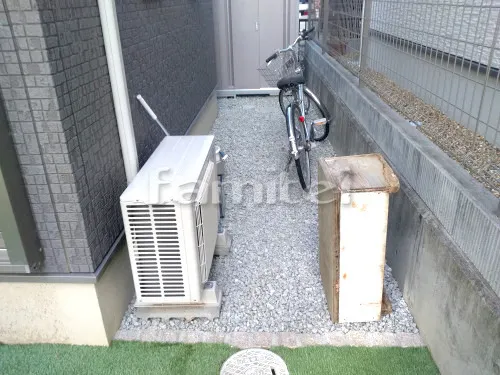 香芝市 リフォーム庭園工事 お庭 本物そっくり人工芝 防草シート加工 立水栓 ユニソン スプレスタンド 蛇口2個シルバー ピンコロ囲い水受け(パン) 土間モルタル仕上げ 洗い場 ピンコロ石花壇 イナバ物置 シンプリー MJX-217E 全面棚タイプ 野外物置き 収納庫 倉庫 犬走り 防犯砂利敷き バラス砕石 防草シート加工