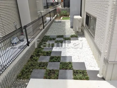 海南市 リフォーム部分工事 カーポート 支給品取付 シンボルツリー シマトネリコ 常緑樹 植栽 下草 低木 植栽 人工木ウッドデッキ TAKASHOタカショー エバーエコウッド 人工芝 支給品取付 犬走り 床タイル貼り TAKASHOタカショー セラクラシック300角 支給品 ブラック 苔 化粧砂利