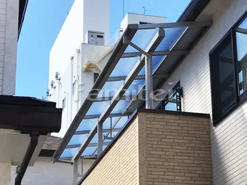 泉佐野市 エクステリア工事 ベランダ屋根 YKKAP ソラリアテラス屋根 2階用連棟 F型フラット屋根 物干し