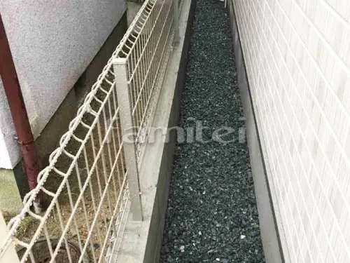 茨木市 新築ナチュラル オープン外構 機能門柱 LIXILリクシル ユーロブリーズ 犬走り 防犯砂利敷き バラス砕石 防草シート加工