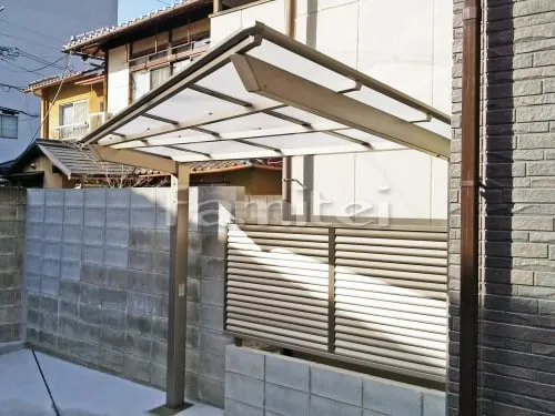 京都市左京区 エクステリア工事 ベランダ屋根 LIXILリクシル スピーネ 2階用 R型アール屋根 物干し 自転車バイク屋根 LIXILリクシル ネスカF 駐輪場屋根 サイクルポート F型フラット屋根 特殊加工 斜めカット