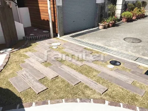 箕面市 新築ナチュラル オープン外構 枕木門柱 姫高麗芝 立水栓 カクダイ ウォーターヴュースリーパー