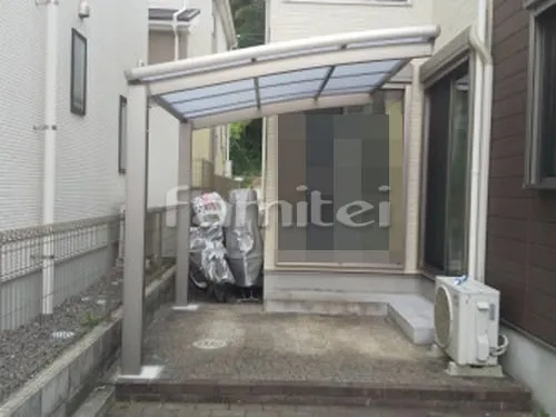 大津市 エクステリア工事 自転車バイク屋根 LIXILリクシル フーゴR R型アール屋根 サイクルポート 駐輪場屋根