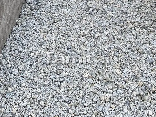 三郷町 外構工事 門柱 枕木(擬木) 東洋工業TOYO レイルスリーパーラフト シンボルツリー シマトネリコ ガーデンライト TAKASHOタカショー ガーデンアップライトM型中角スパイク付  アプローチ ユニソン リビオ カーポート LIXILリクシル ネスカF 1台用 土間コンクリート 人工芝目地　目隠しフェンス塀 F&F マイティウッド 人工木ウッドデッキ YKKAP リウッドデッキ200