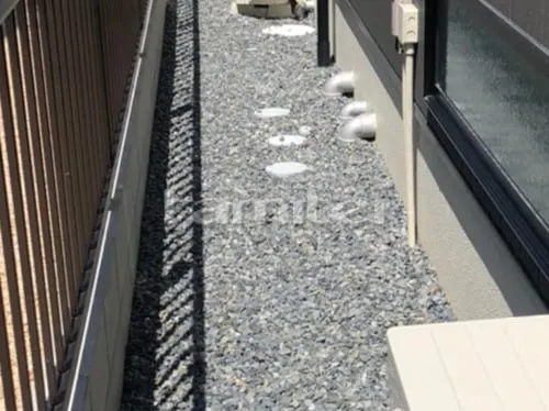 草津市 外構工事 門柱 木製調デザイン角柱 ディーズガーデン 枕木材 郵便受けポスト セキスイエクステリア ボビカーゴ ボビラウンドポール 土間コンクリート バラス目地 YKKAP ソラリアテラス屋根 1階用 F型フラット屋根 目隠しパネル 物干し タイルデッキ LIXILリクシル グレイスランド300角 ガーデンシンク ニッコー 打放しタイプ 化粧ブロック イナバ物置 ネクスタ NXN-17S