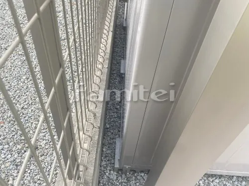 広陵町 お庭のリフォーム お庭のタイルデッキ LIXILリクシル マルモアート300角 MA-11 雨除け屋根 YKKAP エフルージュFIRST 大型テラス 1階用 F型フラット屋根 屋根材 熱線遮断ポリカーボネート クリアマット 物干しロング吊下げ ヨド物置 エルモ LMD-1811 野外物置き 収納庫 倉庫 防犯砂利敷き バラス砕石 防草シート加工