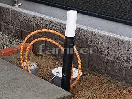 西宮市 新築ベーシック オープン外構 玄関アプローチ階段 CBブロック積み 土間コンクリート マサ土 化粧砂利敷き 玄関エントランスライト照明 見切り材 ベランダ屋根 バラス砕石 防草シート加工