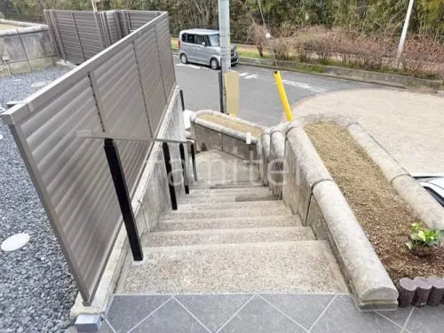 和泉市 新築シンプル セミクローズ外構