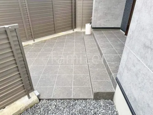 和泉市 新築シンプル セミクローズ外構