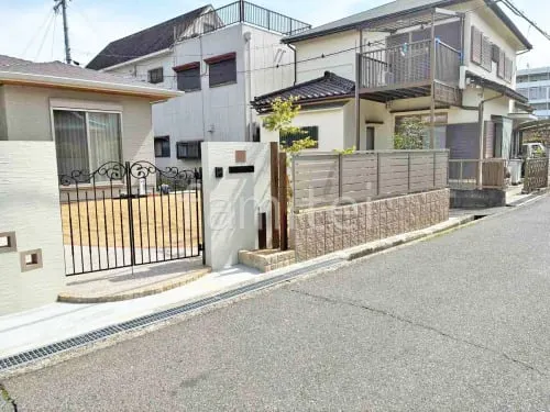 岸和田市 新築シンプル セミクローズ外構