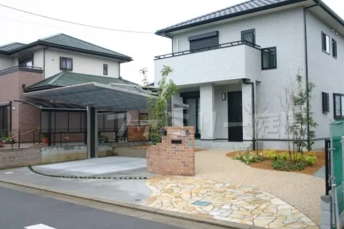 熊取町 洋風 オープン外構 カーポート2台用 アプローチ 自然石乱形貼り
