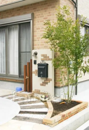 茨木市　オープン外構　　ベランダ屋根２Ｆ　シンボルツリー　枕木アプローチ