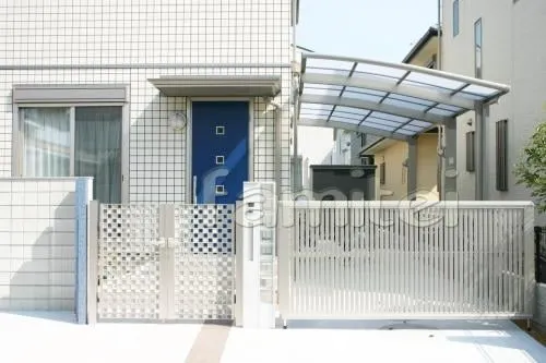 和歌山市　クローズ外構　目隠しフェンス　ガラスブロック機能門柱