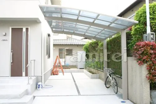 野洲市　オープン外構・シンプル　カーポート１台　機能門柱