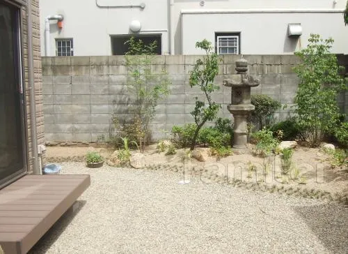 東大阪市の和風坪庭　樹脂ウッドデッキ　ぬれ縁