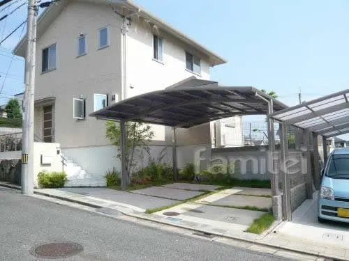 川西市のカーポート工事 TOEXメジャーポート2台 目隠し側面パネル