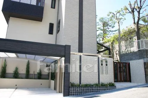 西宮市　ラグジュアリークローズ外構　門扉　自転車置場屋根　カーポート